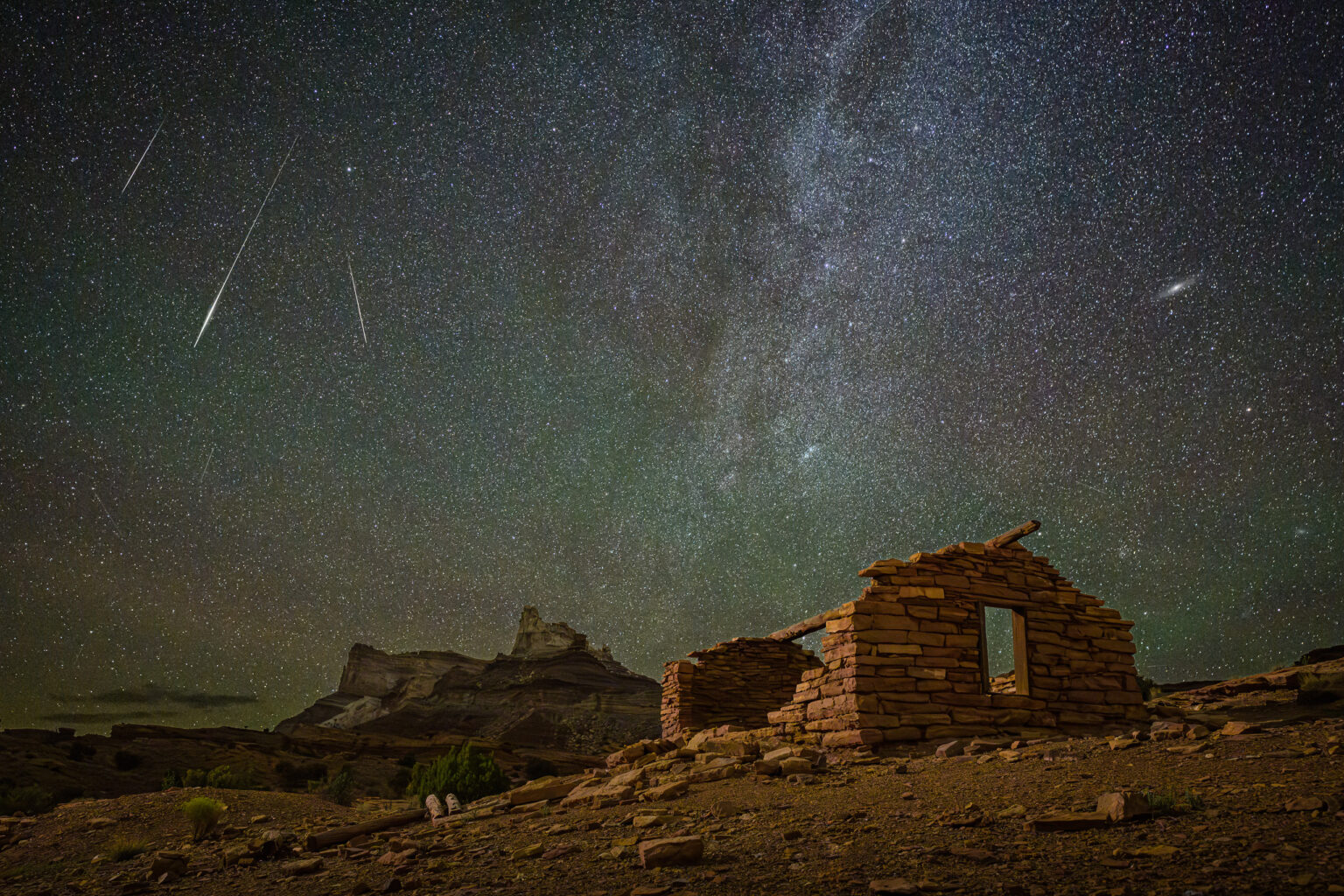 Meteors and stars over Utah's Temple Mountain