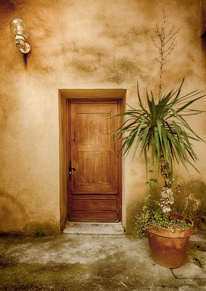 Door in Gordes, France