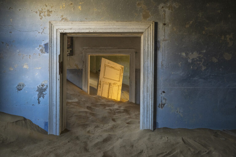 early morning light at kolmanskop on a photography workshop